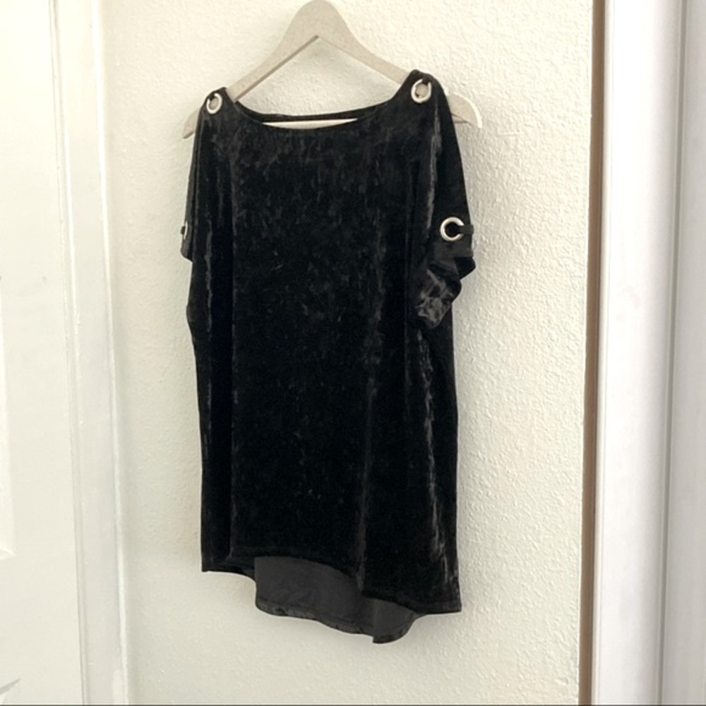CABLE & GAUGE Women’s Black Velour Top M